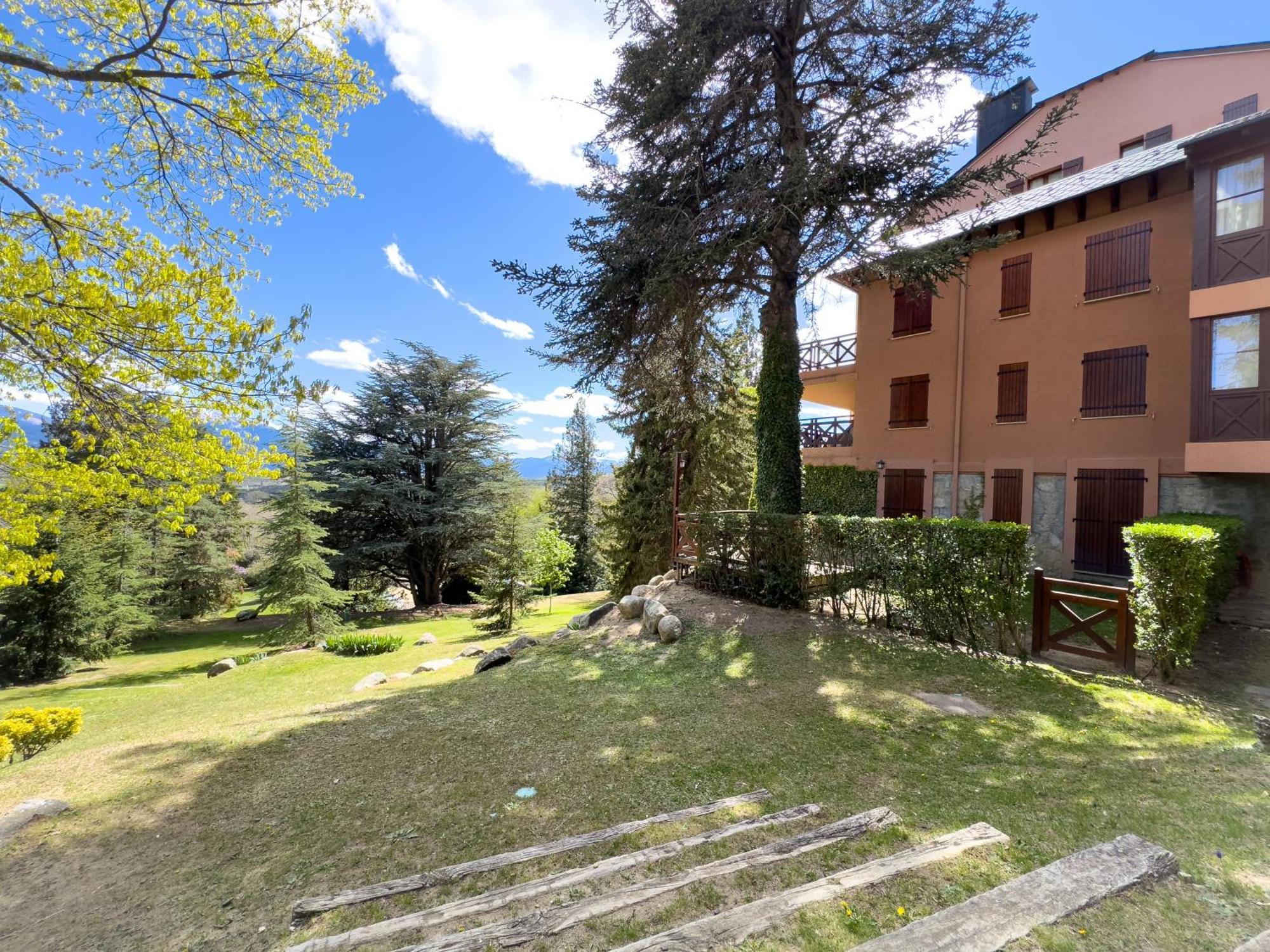 Apartamento Ideal Para Parejas En Enveitg Екстериор снимка